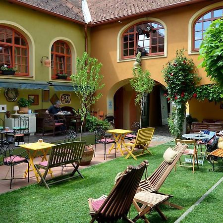 Muzikafe - Home Of Culture Πτούι Εξωτερικό φωτογραφία