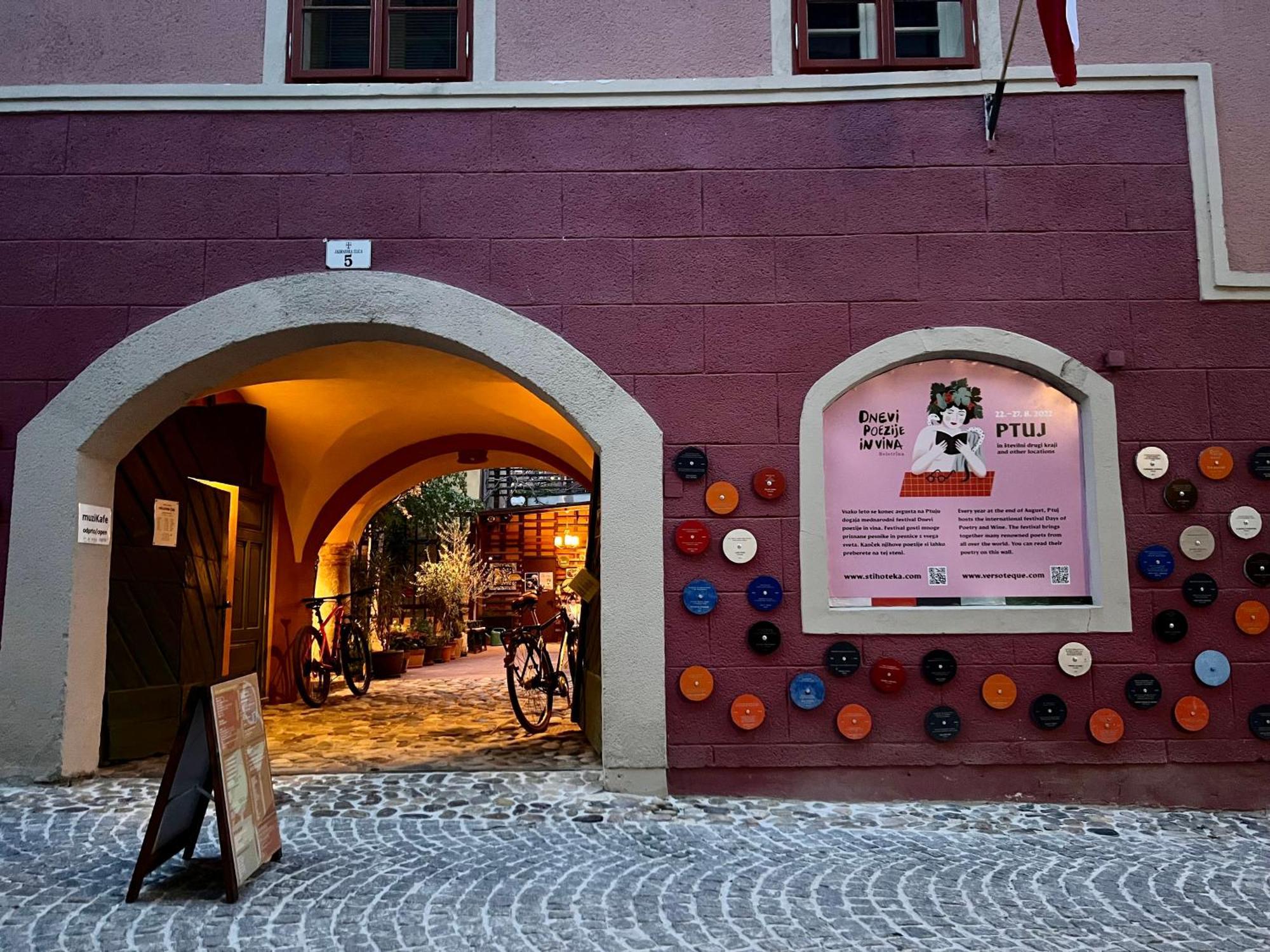 Muzikafe - Home Of Culture Πτούι Εξωτερικό φωτογραφία