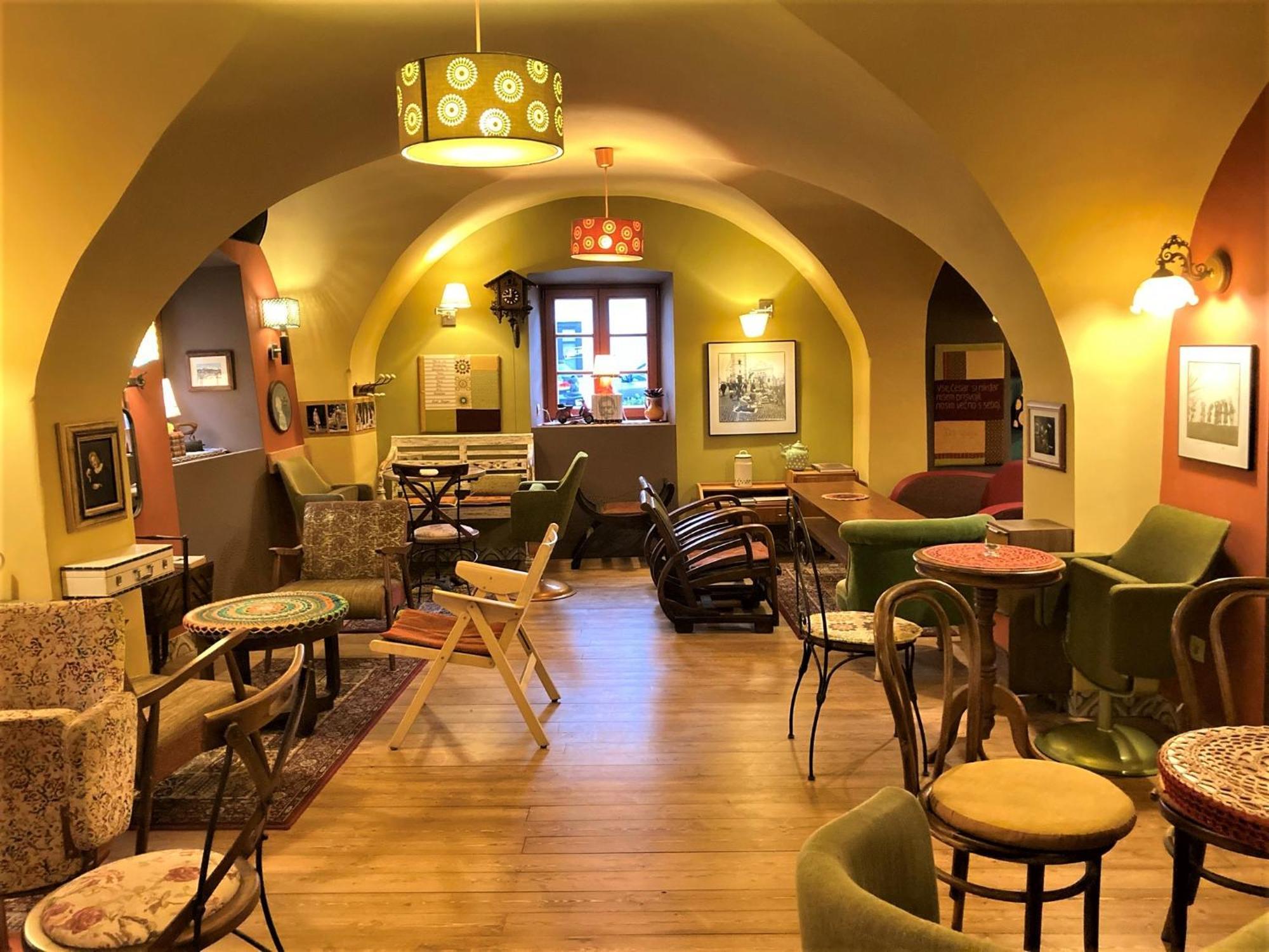 Muzikafe - Home Of Culture Πτούι Εξωτερικό φωτογραφία