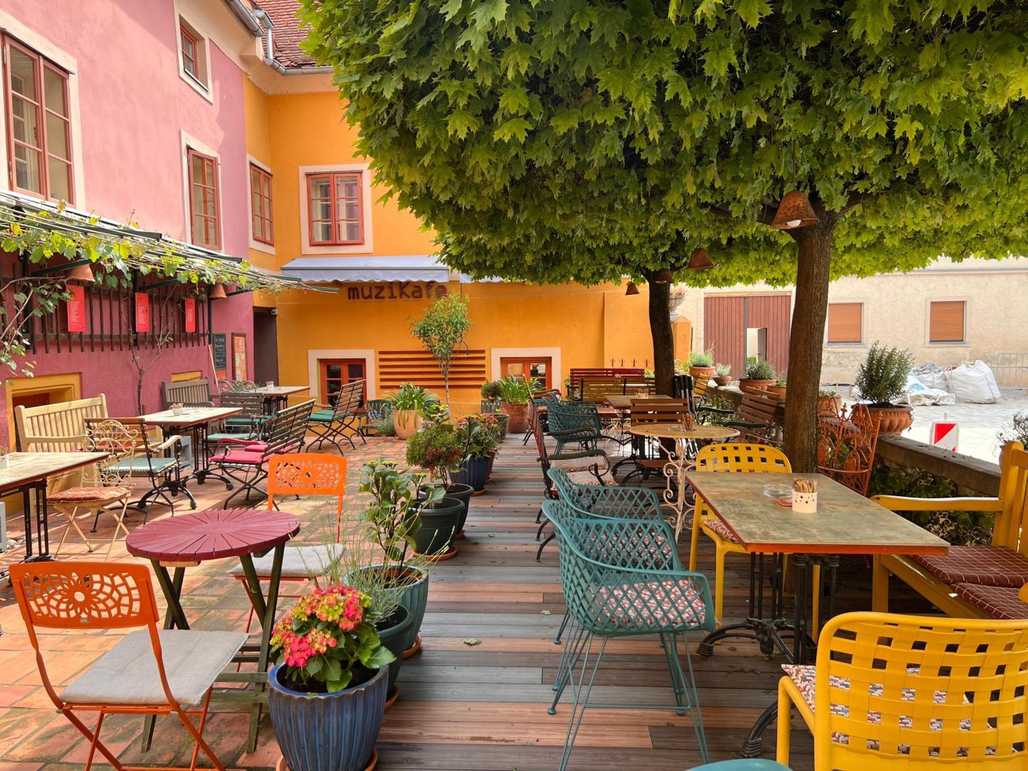 Muzikafe - Home Of Culture Πτούι Εξωτερικό φωτογραφία