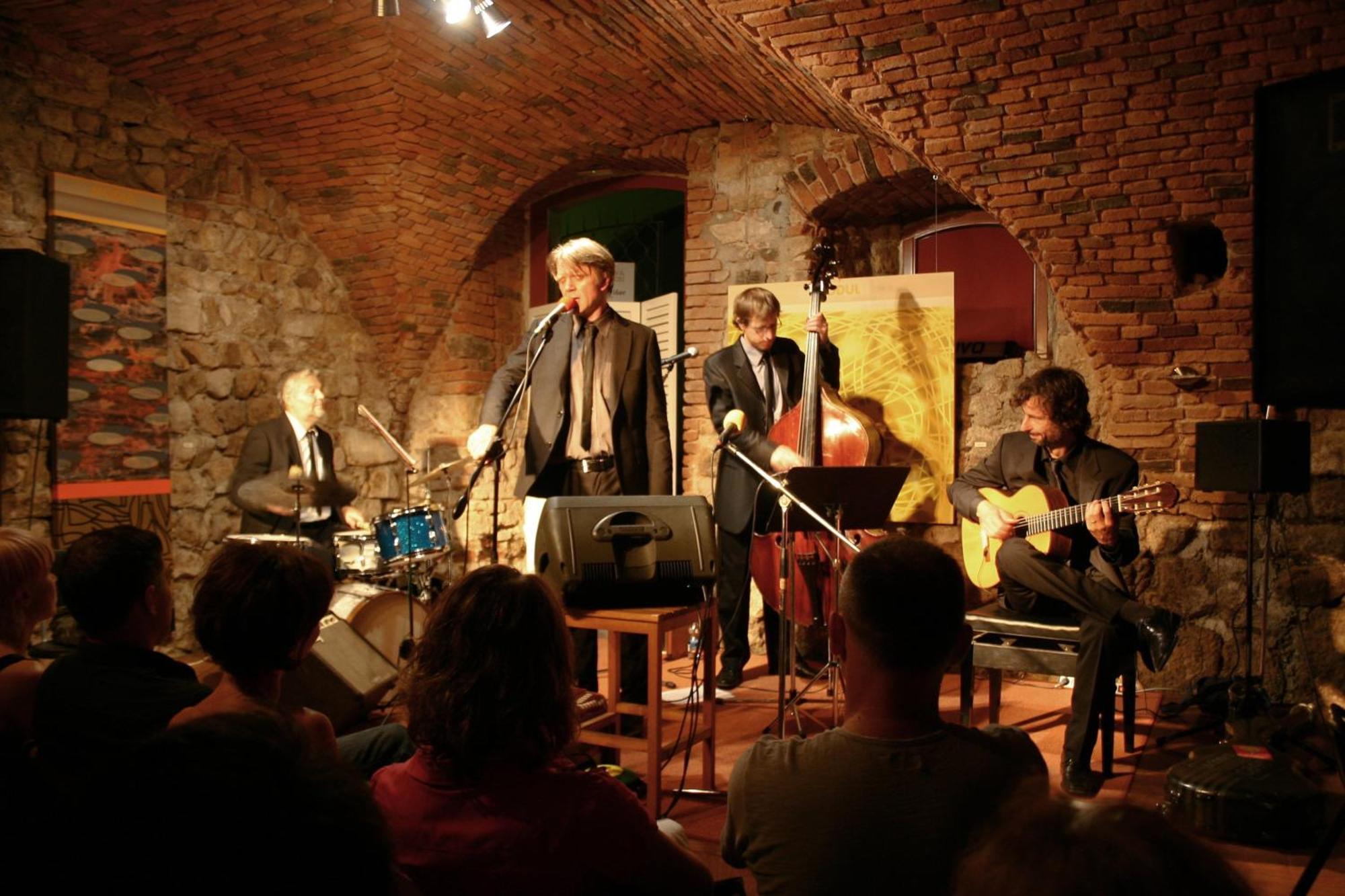 Muzikafe - Home Of Culture Πτούι Εξωτερικό φωτογραφία